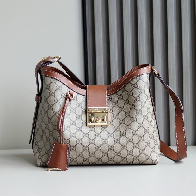 顶级原单Gucci新专款柜品质 顶级原单货 原厂皮 原厂五金 实物实拍 款号:839021 啡棕 尺寸:W29Xh23.5X15.5Cm