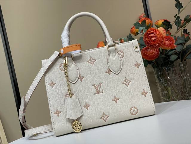 顶级原单复刻独家实拍 Onthego 小号手袋 M14403 奶杏色 提花 焕新品牌经典 Monogram Empreinte 皮革 以相同色调勾勒图案轮廓 可