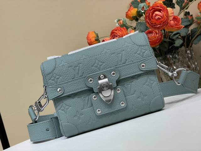 顶级原单复刻独家实拍 Soul Trunk 盒子手袋 M13871黑色 13870 灰绿色 荔枝纹 本款 Soul Trunk 手袋以柔软 Monogram 压