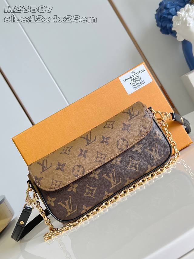出厂价p 顶级原单 M26587 本款 Wallet On Chain Ivy 手袋取材 Monogram Reverse 帆布 巧妙展现当季定向思维 可拆卸金