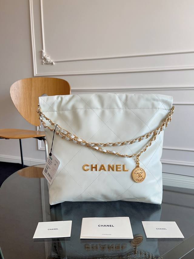 独家 实拍 原单升级版 现货感应 S春夏火爆22 Bag购物袋As3260 本季最火最值得入手的系列 它的名字叫22 Bag 小香凡是以数字命名的都必火爆 也一 独家 实拍 原单升级版 现货感应 S春夏火爆22 Bag购物袋As3260 本季最火最值得入手的系列 它的名字叫22 Bag 小香凡是以数字命名的都必火爆 也一