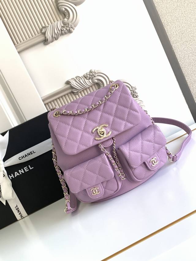 24A春夏预告系列 24A超火爆荔枝皮Duma双背包 Zp52780购入24A超级火爆的青娃小书包 大号实物也非常小 跟老款Duma差不多大小 无疑还是溢价款