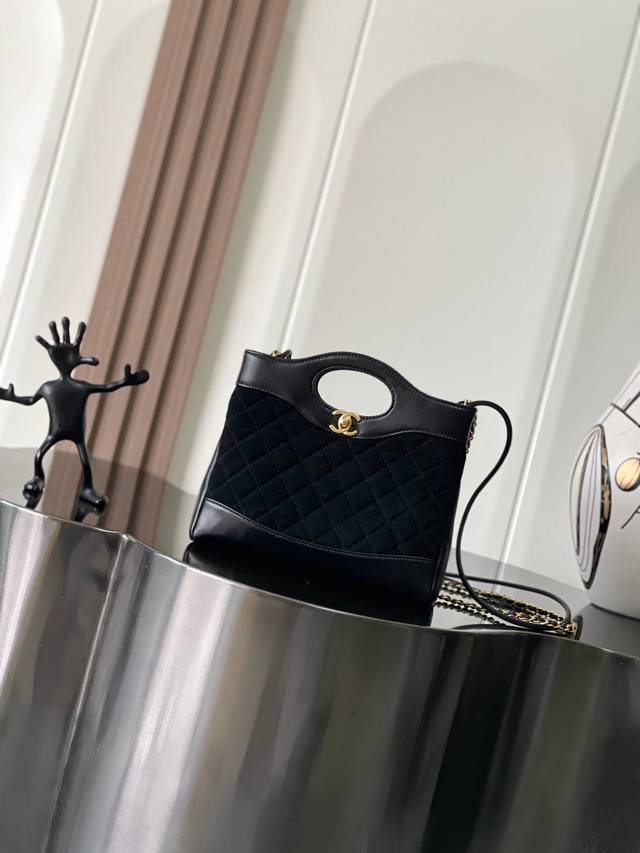 chanel 25Bag小号 油蜡牛皮鹿绒皮 尺寸 22X23X5.5Cm 型号 4133