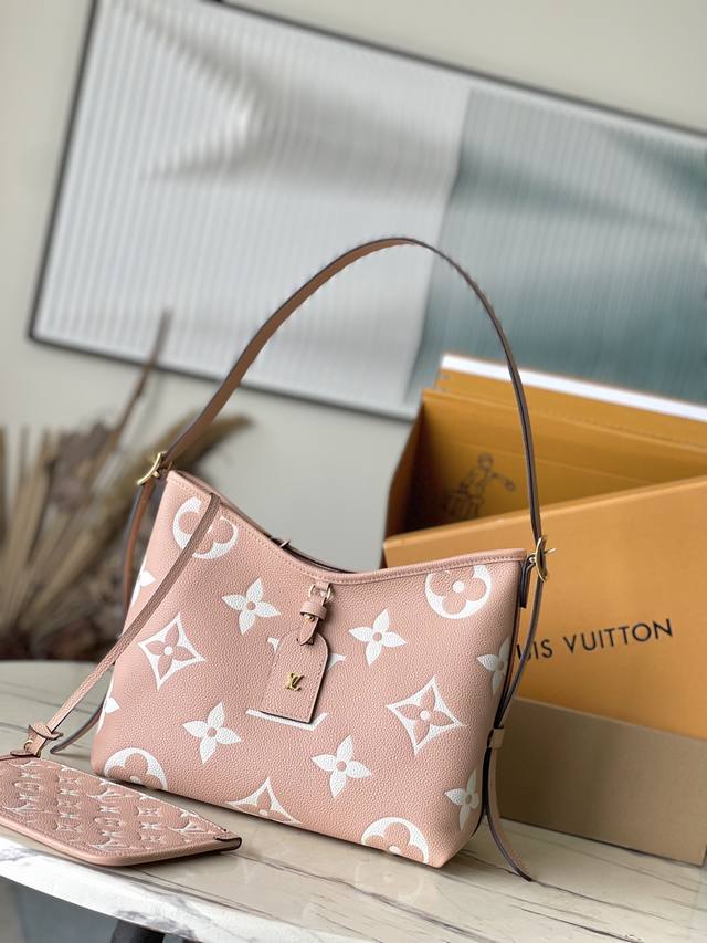 头层皮 顶级原单M46298 本款Carryall小号手袋取材Monogram Empreinte压纹皮革 以柔软质地贴合身形 考究内层设有可拆卸拉链袋 稳妥开