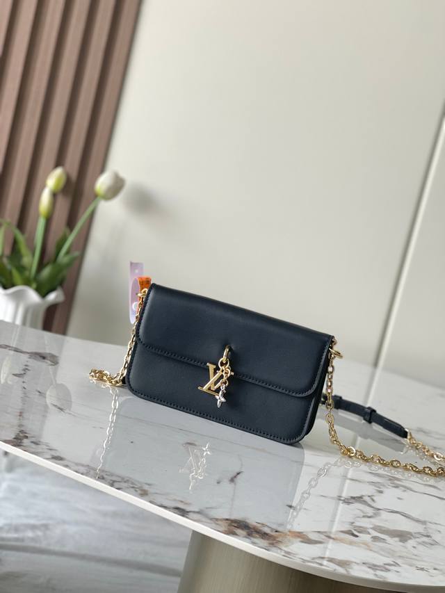 头层皮 顶级原单163C01芯片 m14564黑 M14547蓝 M14581杏 M14548玫正品开发 本款 Wallet On Chain 手袋出自路易威登