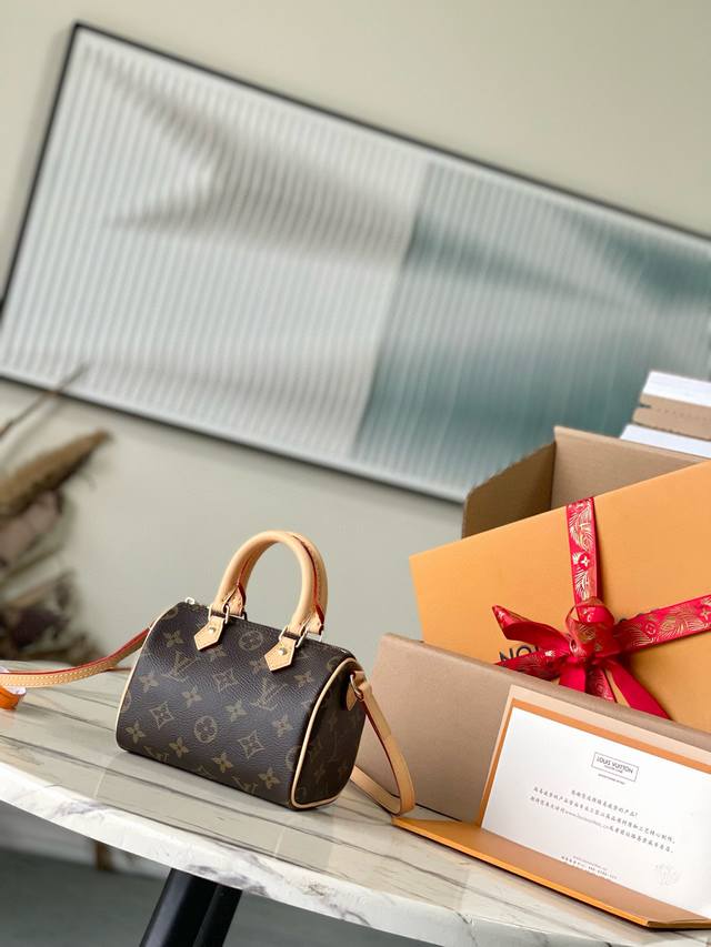 顶级原单M61252 支持专柜验货 免税货拍摄图跟产品一致无拆包装 该产品为市场独家免税货属最高端产品.支持验货.本产品已通过严格检验无瑕疵 触摸产品请带上手套