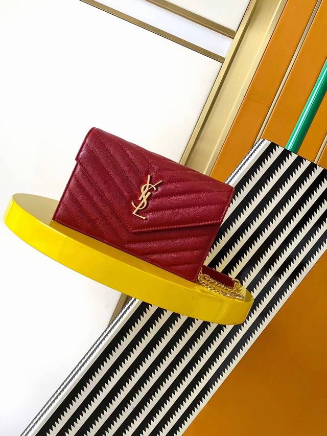 原厂皮 # #Woc小号信封包原厂皮版本来袭 说到信封包 Y家的这一只一定必须要拥有名字 整包采用原厂鱼子酱牛皮制作 版型立体 手感舒适 可拆卸的肩带设计丰富了 原厂皮 # #Woc小号信封包原厂皮版本来袭 说到信封包 Y家的这一只一定必须要拥有名字 整包采用原厂鱼子酱牛皮制作 版型立体 手感舒适 可拆卸的肩带设计丰富了