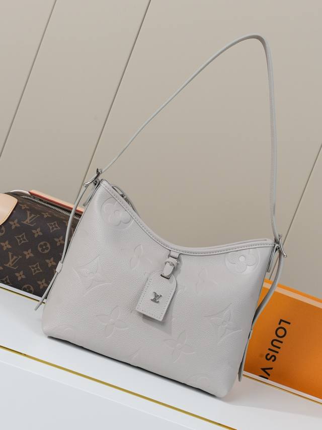 动态163C01芯片 M12917银灰 顶级原单 独家背景实拍 本款 Carryall 小号手袋以 Monogram 皮革塑造充裕构型 搭配莹泽金属件和可拆卸名