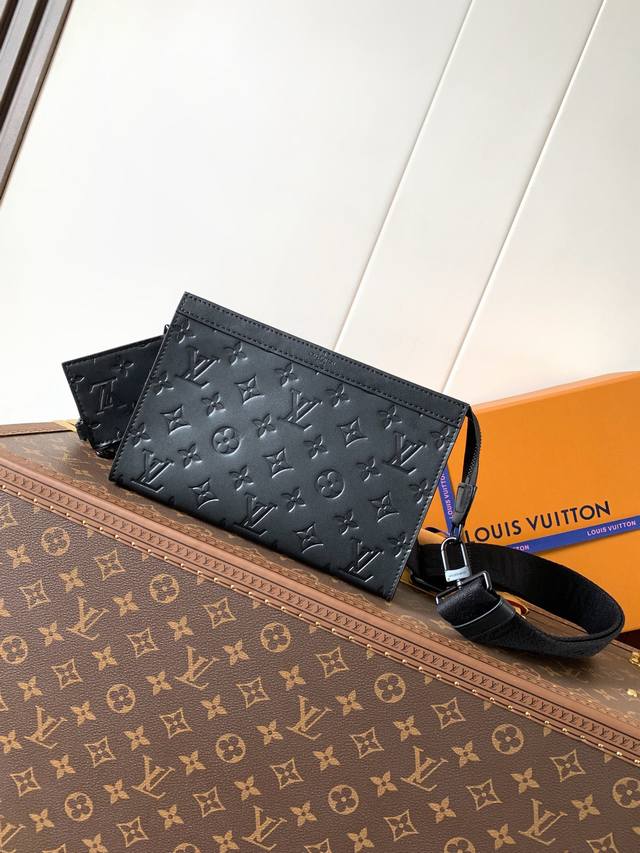 M81115黑压 顶级原单 变码芯片163C Gaston Wearable Wallet 手袋脱胎于路易威登 pochette Voyage 手拿包 以 Mo