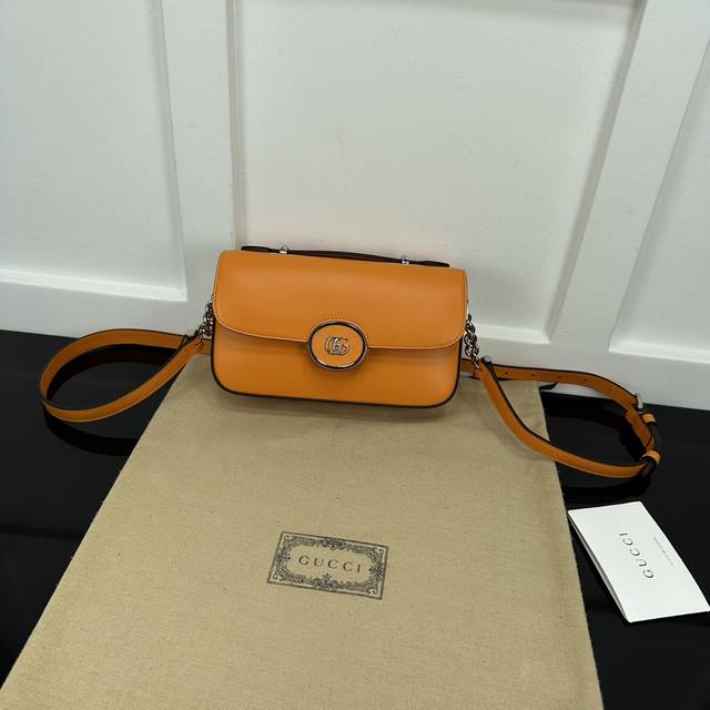 Gucci新款专柜品质 顶级原单货 原厂皮 原厂五金 实物实拍 款号 739722浅黄 尺寸 W21Xh10Xd5Cm