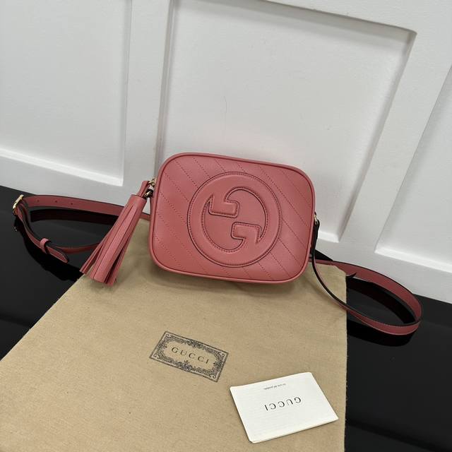 出货了 Gucci新专款柜品质 顶级原单货 原厂皮 原厂五金 实物实拍 款号:742360粉色皮 尺寸:W21Xh15.5X5Cm