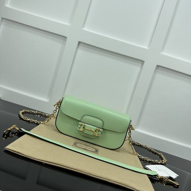 Gucci新款专柜品质 顶级原单货 原厂皮 原厂五金 实物实拍 款号 735178浅绿 尺寸 W24Xh13Xd5.5Cm Gucci新款专柜品质 顶级原单货 原厂皮 原厂五金 实物实拍 款号 735178浅绿 尺寸 W24Xh13Xd5.5Cm