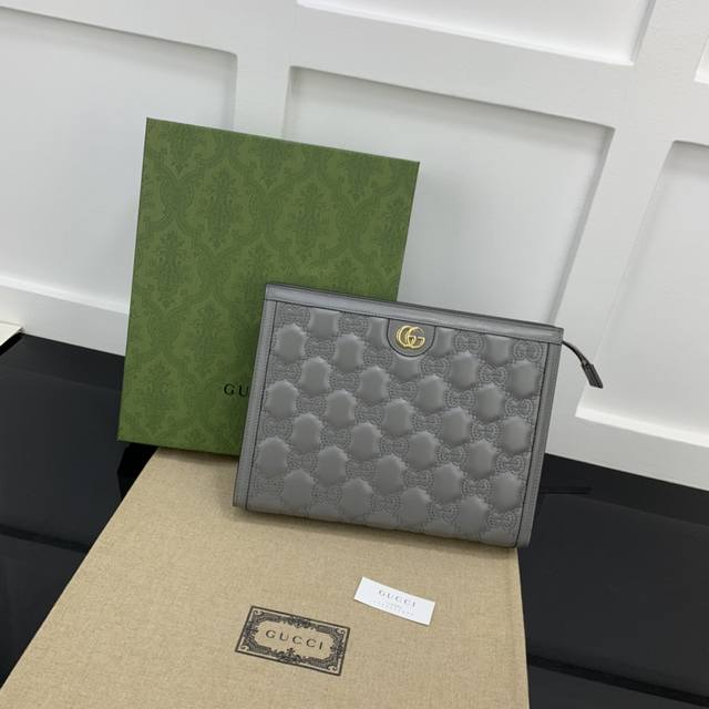 Gucci新款专柜品质 顶级原单货 原厂皮 实物实拍 款号:723780灰色皮 尺寸:W26Xh20.5Xd6Cm Gucci新款专柜品质 顶级原单货 原厂皮 实物实拍 款号:723780灰色皮 尺寸:W26Xh20.5Xd6Cm