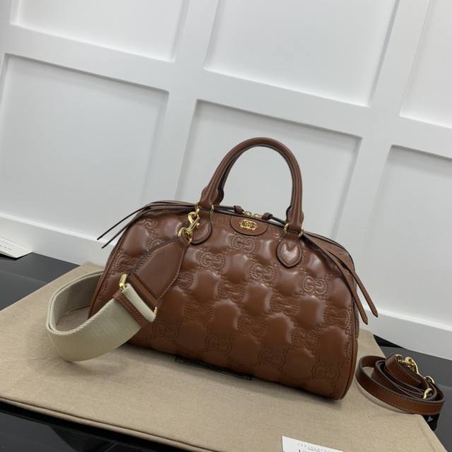 Gucci新款专柜品质 顶级原单货 原厂皮 实物实拍 款号 702242棕皮绣花双肩带 尺寸 W31Xh19Xd22Cm