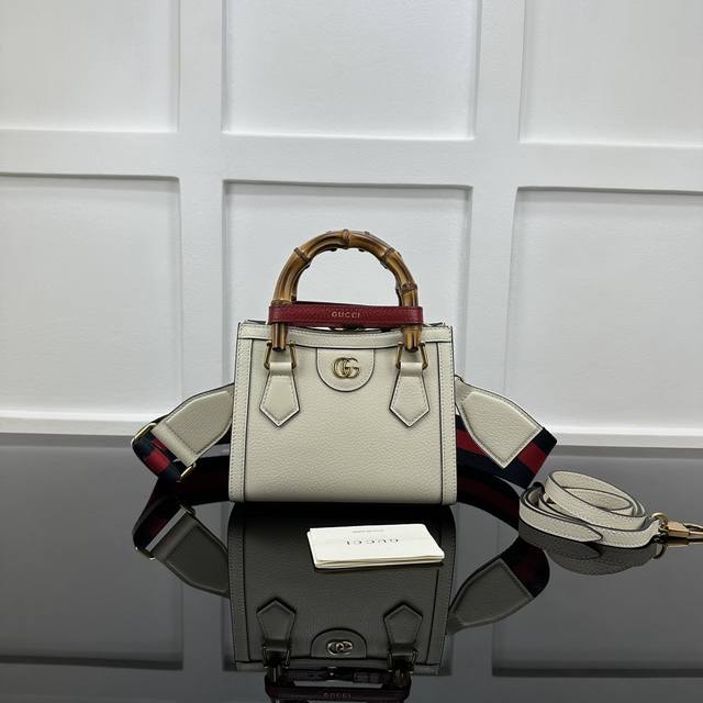 Gucci新专款柜品质 原厂皮 原厂五金 实物实拍 款号:702732白皮红带 尺寸:W20Xh16X10Cm