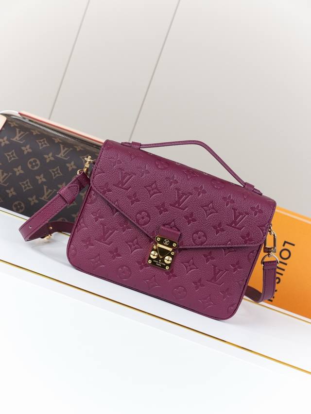 动态163C01芯片 M46613酒红 顶级原单 独家背景实拍 本款 pochette M Tis 手袋选用柔韧 Monogram Empreinte 皮革浓缩