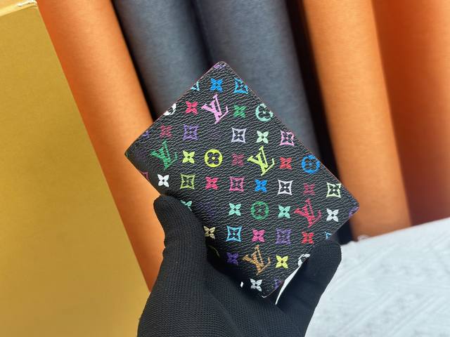 钱包 顶级原版 实物拍摄 自家背景 M60111 尺寸 7.5X11.0X1.0优雅的Monogram Macassar帆布打造 配搭极柔软的皮革衬里 这款口袋