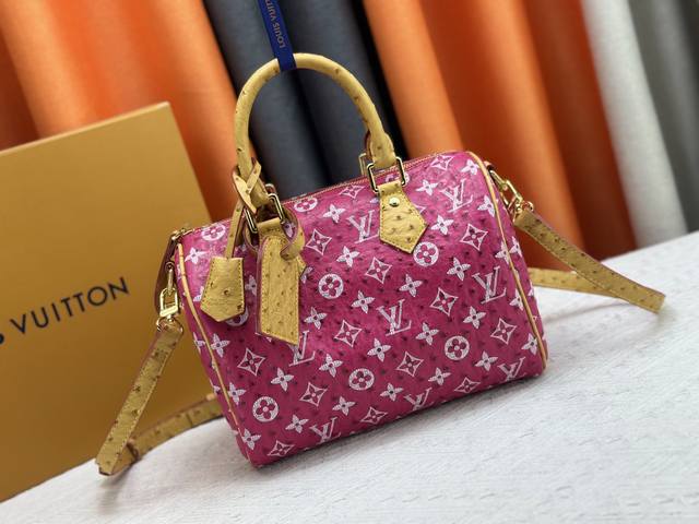 M24424 M24420 M24433 M88227本款 Speedy Bandouli Re 25 Monogram Leather 手袋选用柔软鸵鸟皮革 M24424 M24420 M24433 M88227本款 Speedy Bandouli Re 25 Monogram Leather 手袋选用柔软鸵鸟皮革