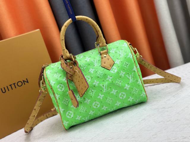 M24424 M24420 M24433 M88227本款 Speedy Bandouli Re 25 Monogram Leather 手袋选用柔软鸵鸟皮革 M24424 M24420 M24433 M88227本款 Speedy Bandouli Re 25 Monogram Leather 手袋选用柔软鸵鸟皮革