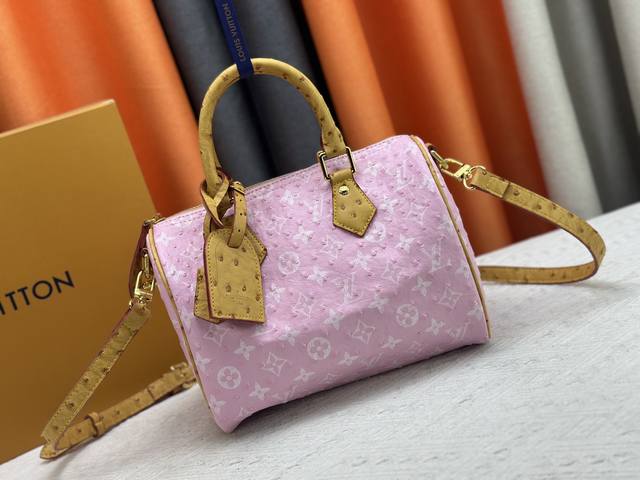 M24424 M24420 M24433 M88227本款 Speedy Bandouli Re 25 Monogram Leather 手袋选用柔软鸵鸟皮革