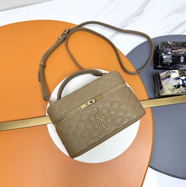 精品原厂皮 y家24新款Rose同款Mini Gaby Saint Laurent 新款Mini Gaby 手袋双拉链设计方便开合 大隔层容纳手机 小钱包以及卡