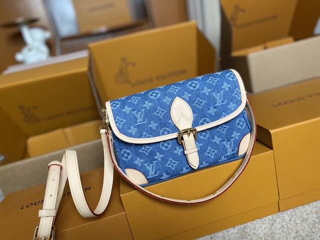 顶级原单 M13070支持Nxp芯片感应 163动态芯片本款 Diane 手袋为经典 Monogram 丹宁布点缀撞色牛皮革饰边和耀目金属件 以摩登笔触演绎新季 顶级原单 M13070支持Nxp芯片感应 163动态芯片本款 Diane 手袋为经典 Monogram 丹宁布点缀撞色牛皮革饰边和耀目金属件 以摩登笔触演绎新季