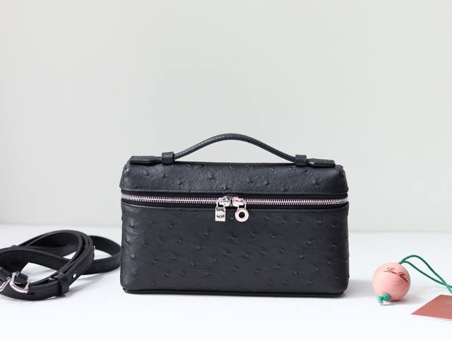 配全套专柜包装. 新品上线鸵鸟皮Loro piana 诺悠翩雅 L19 Extra pocket系列手拿 斜挎包 经典风格和简约风组合 双开合拉链 淡淡荔枝纹牛
