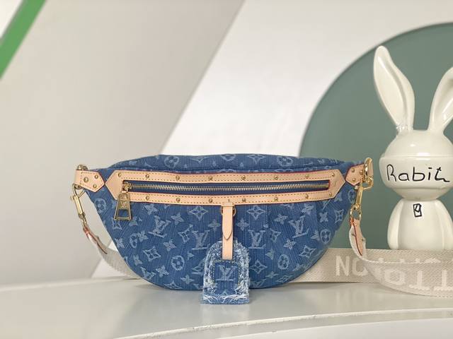 出厂价p 海原外单 独实家拍 M46837蓝色牛仔 丹宁牛仔 随意别致的定义 高楼布袋是由蒙太格涂布的帆布制成的 细节就像房子象征的天然牛皮上的一个可移动的名字