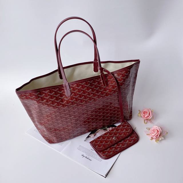 Goyar 戈雅 购物袋大号 Goyard手绘花纹有自己的特色 不管是亮眼的鲜艳色 还是低调的深色系 拿起来都很显质感 购物袋简单大方 时尚 百搭原版皮 原版五