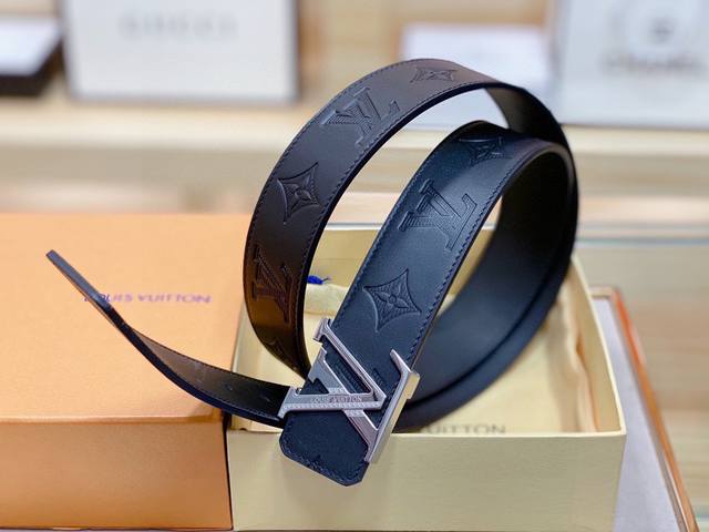 louis Vuitton Italy路易威登 专柜同款在售 種草拔草都要自留款 進口原版皮制作 搭配原版Gancio五金 3.8规格 双面可用