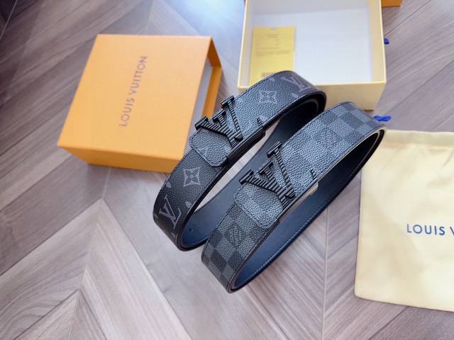 路易威登新款 纯皮 为全球最大的高级时尚控股公司以传统手工设计和款式新颖誉满全球 随心驾驭[奸笑]宽度3.4厘米 附带原版包装