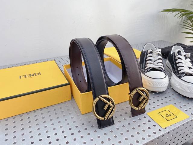 芬迪新款 实拍 美腻新品限量款 超级洋气真的是圈粉各个年龄段 明星都爱据说没有芬迪不够红 百搭气质 十几年经验师傅加工完成 顶级做工 带身纯牛皮制作 带身宽度: 芬迪新款 实拍 美腻新品限量款 超级洋气真的是圈粉各个年龄段 明星都爱据说没有芬迪不够红 百搭气质 十几年经验师傅加工完成 顶级做工 带身纯牛皮制作 带身宽度: