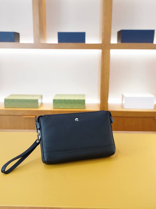 Mont Blanc 万宝龙 官网同步 高版本 手拿包永恒不过时的标志性产品 纯原单牛皮 顶级五金制作 非市面普通版本 今年最爱的款式 全部实拍 实用性非常高