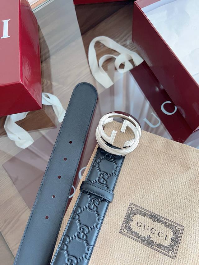 gucci 小牛皮经典压花 宽度4.0Cm 专柜新版Logo横标 原版进口南非皮底 精品双G钢扣 高端品质 不惧对比