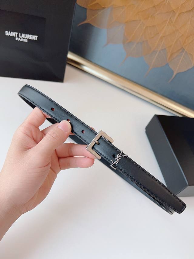 saint Laurent 圣罗兰 女士腰带皮带 意大利进口平纹小牛皮 Ysl原版开模复古银扣 尺寸2.0Cm时尚百搭高雅