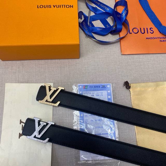 品牌 Lv路易威登 等级 男士皮带.定制头牛层皮.双面可用 油精边致 官同网步新款 配专全柜套包装 送眼打针 长度不裁剪 扣头 仿铜扣 长度 100 125Cm