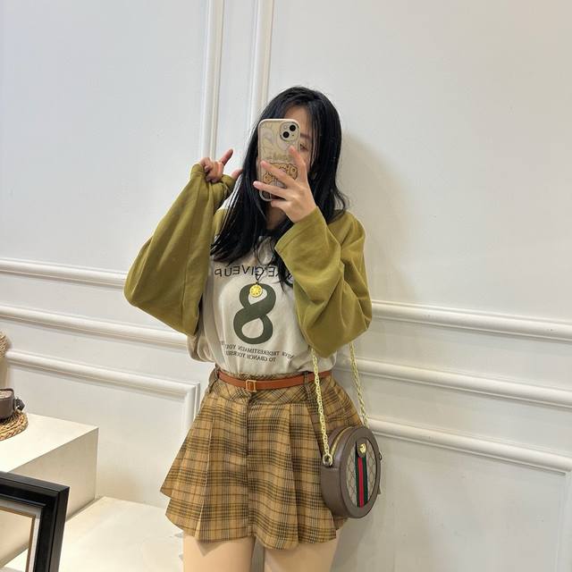 礼盒包装 gucci 限量款 圆饼包 夏日运动风 pvc 原单品质 定制专柜鎏金五金搭配经典酷奇条纹实物超级好看 非常经典 百年经典不过时 专柜最新同步上市备受