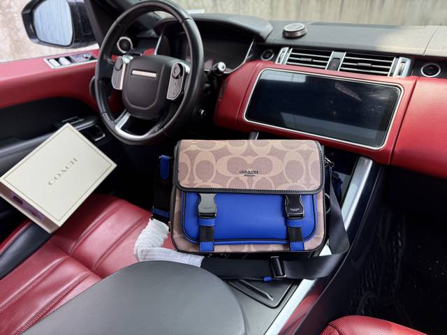 高端货 新款 Coach 蔻驰单肩包蔻驰斜挎 差包 Coach蔻驰 Racer 28 拼色经典标志 人造革 单肩包 大号 男女同款情侣款 棕黄色拼太平洋蓝色 宽