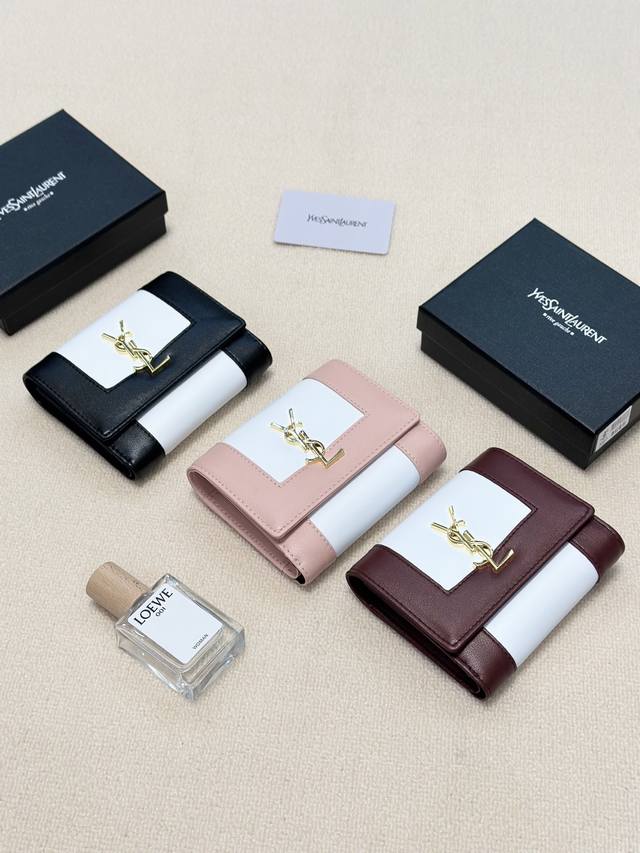 颜色 黑 粉 红尺寸 12X10圣罗兰爆款牛皮小钱包款式经典做工精细耐磨耐用手感极佳