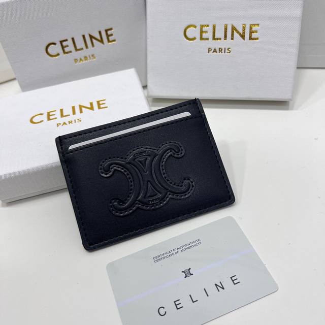 Celine 1230颜色 黑 棕尺寸 10X7.5 celine 专柜同步最新款出货 采用里外头层小牛皮 做工精致 超多卡位 超薄款设计 携带方便