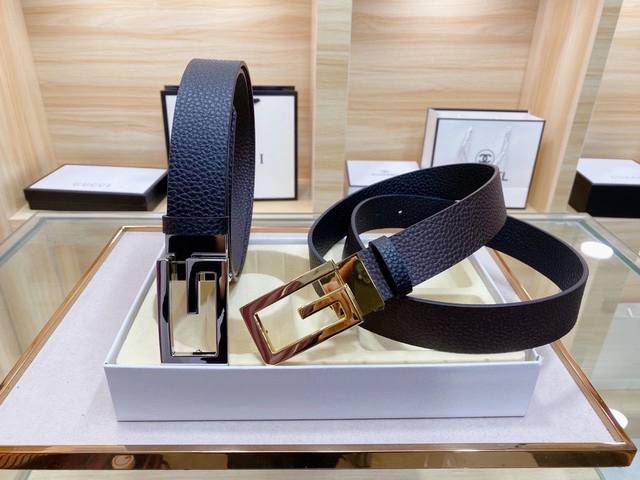 古奇 原单双面原版皮 双面可用 精湛手工涂漆边缘.细密辑明线装饰.手感超好.搭配原单抛光金属腰带扣.彰显超凡品味.宽度3.5Cm