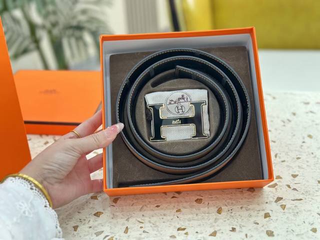 爱马仕 原单.品牌气息浓厚采用头层牛皮制作 结实耐用 迎合商务风格 上身效果超好 细节一流 商业潮男搭配休闲时尚 3.8厘米