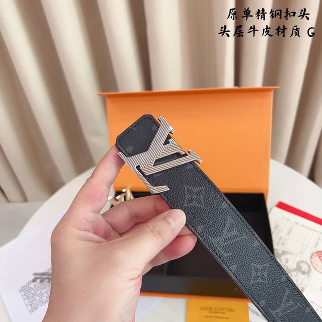 带 扣 带 扣 原单钢扣版路易L家 打孔挂扣 正版开模 此款腰带双面采用原厂牛皮带身 精密电镀标志性纯钢搭扣 对版专柜 3.8Cm 如需木盒40