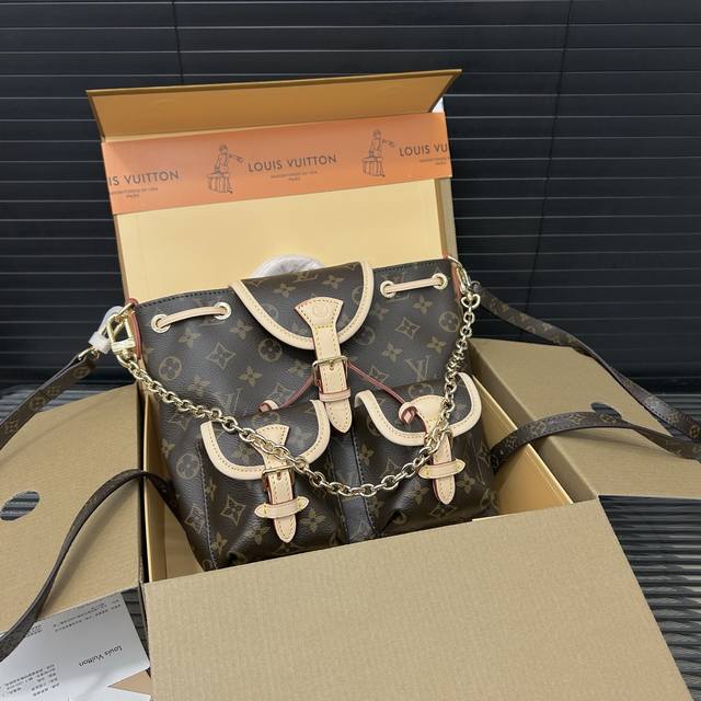 Louisvuitton 路易威登 excursion双肩包 背包 书包 经典百搭 实物拍摄 原厂原版面料 配送防尘袋 34 X 40 Cm