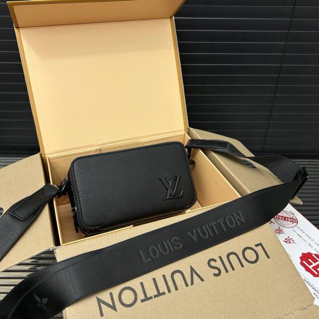 Louisvuitton 路易威登 alpha Wearable 手袋 卡夹 相机包 Mini斜挎包 单肩包 经典百搭 实物拍摄 配送防尘袋 礼盒 12 X 1