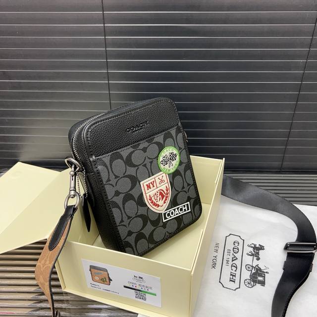 Coach 蔻驰 sullivan相机包印花单肩包 男女斜挎包 经典Logo搭配原厂工艺材质 休闲百搭斜挎包 实物拍摄 原厂原版面料 配送礼盒 防尘袋 21 X
