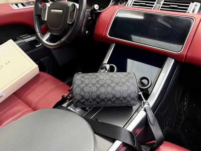 高端货 新款 Coach 蔻驰单肩包 Coach蔻驰相机包 Coach蔻驰 Barrel 22 老花满印可拆卸可调节肩带 人造革 斜挎单肩包 小号 男款 木炭灰