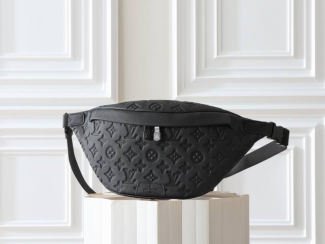 163C01芯片 顶级原单 型号 M46036 Discovery 小号腰包本款 Discovery 腰包取材柔软 Monogram Shadow 压纹牛皮革