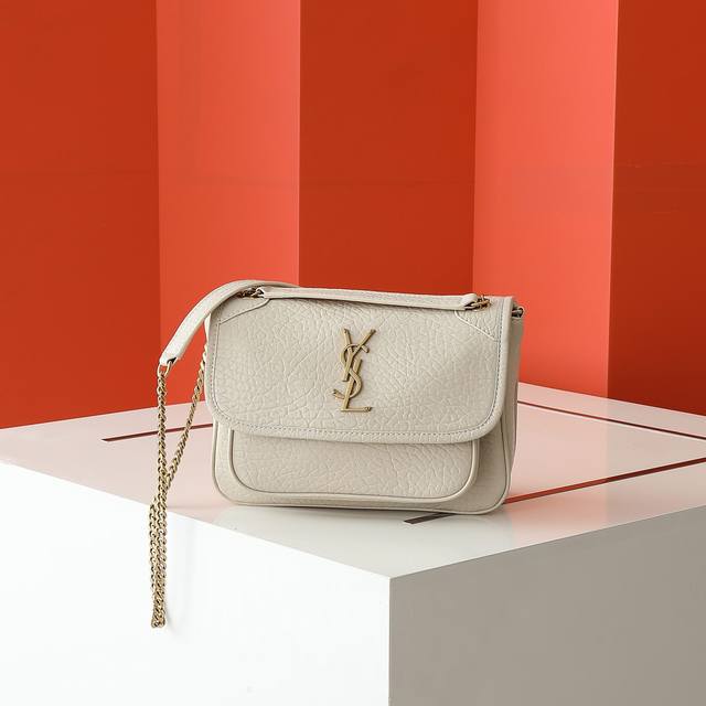 新品出货 独家背景 新款大象纹小号Nikai正面翻盖手袋 饰以金属 Le Cassandre 搭配可转换皮革和链条肩带 爆款Niki大象纹 超多明星 网红同款