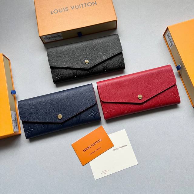 颜色 黑 蓝 大红尺寸 19X10用压花加工实施了标志性的Monogram图Monogram Anplanetleather的主体 用颗粒Leather的片状完